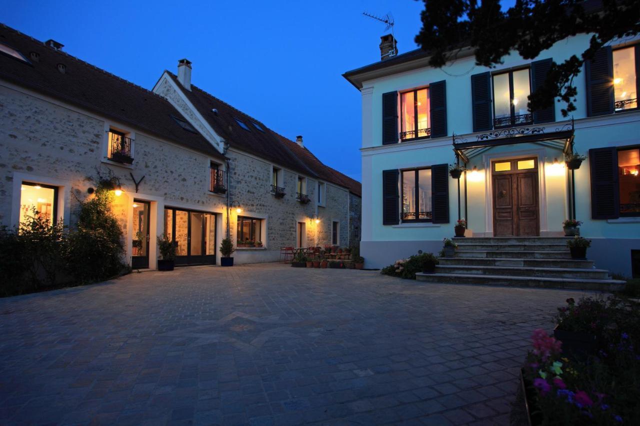Maison d'hôtes LES RAINETTES Breuillet  Exterior foto